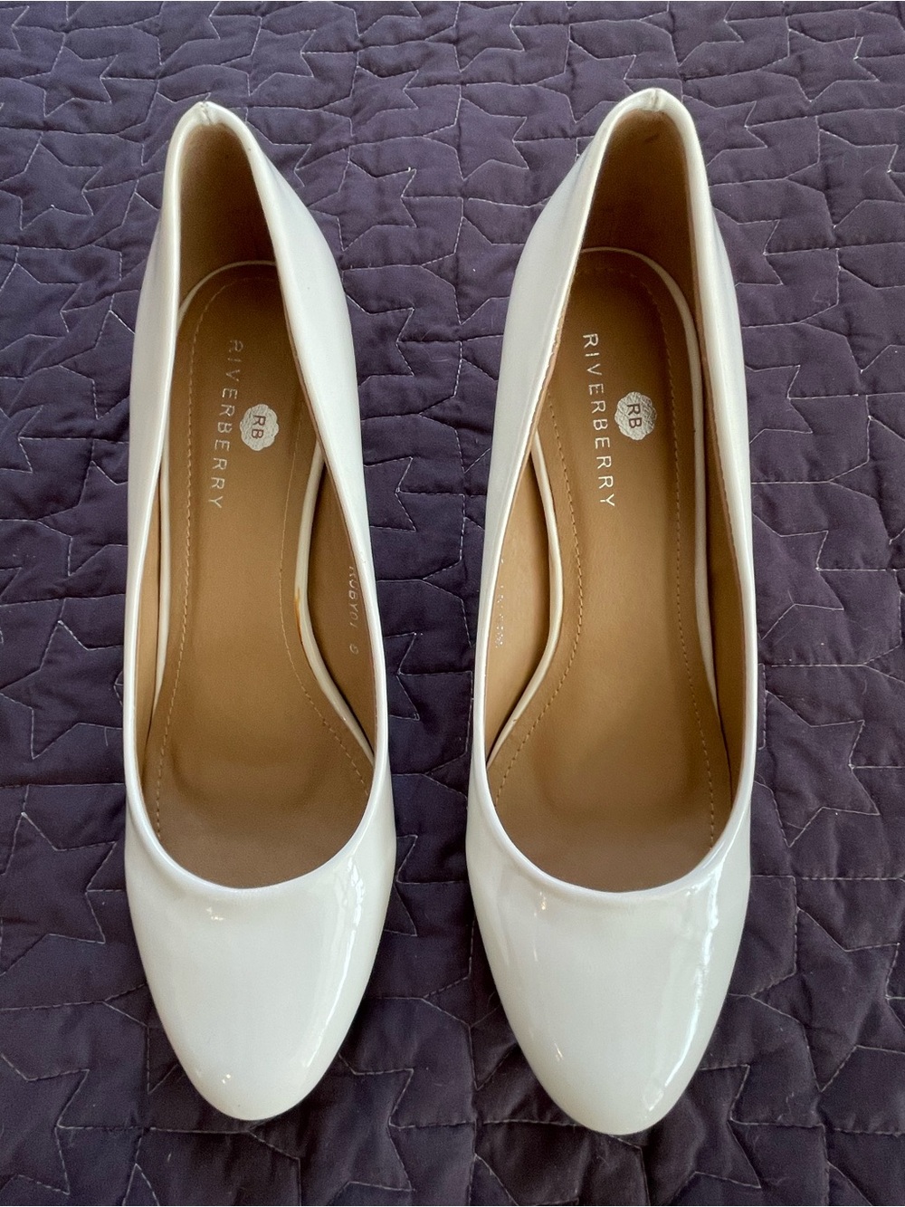 New in box Riverberry White Patent Pointed-Toe Pumps Sz 8